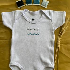 Body bebê bordado a mão