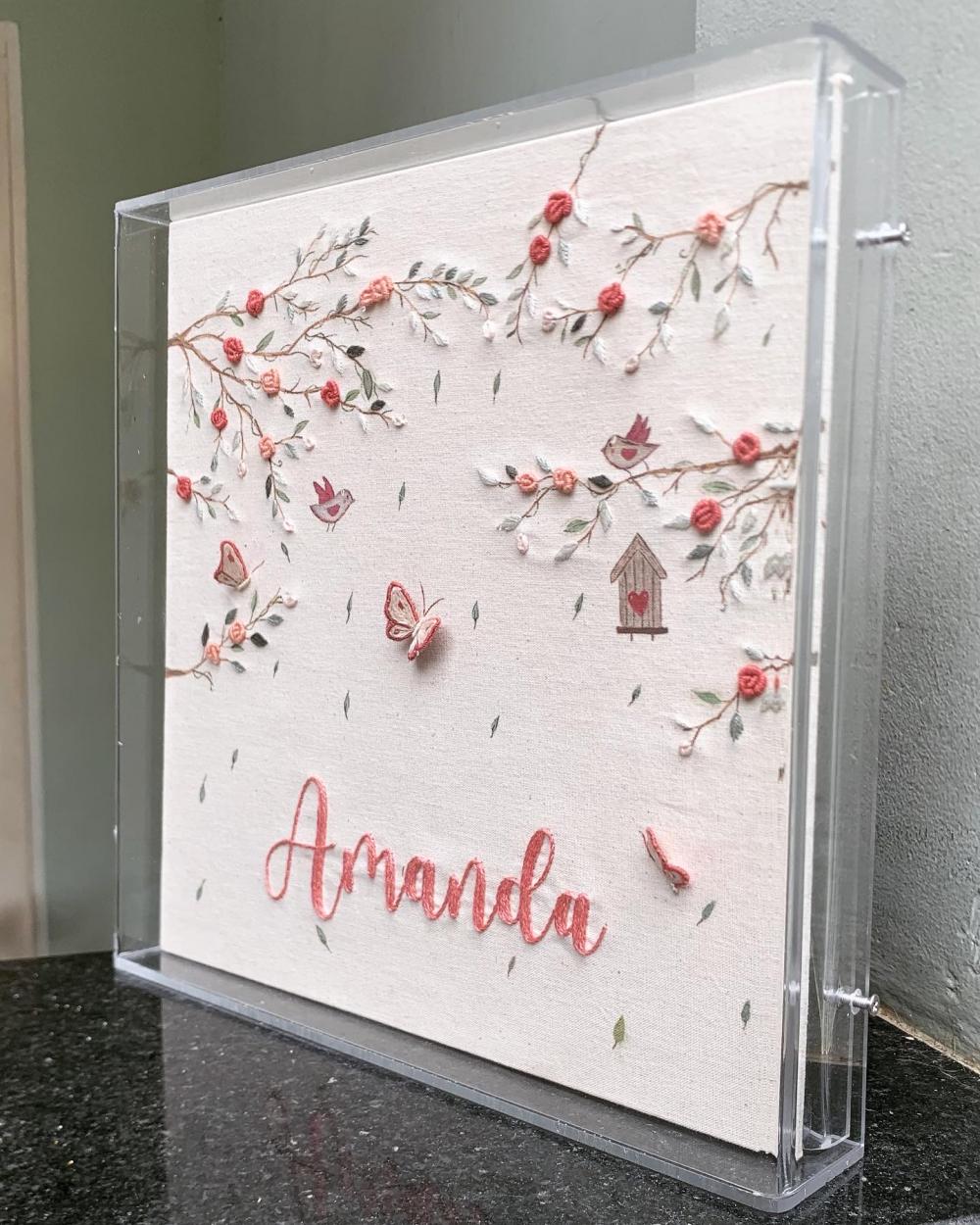 Porta Maternidade em Moldura Acrílica Jardim Encantado