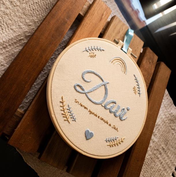 Bastidor Bordado - Porta Maternidade Grécia Davi