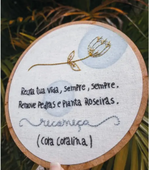 Bordado Livre Frase Cora Coralina