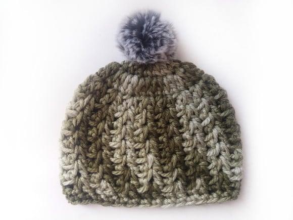 Touca, gorro com pompom verde mescla
