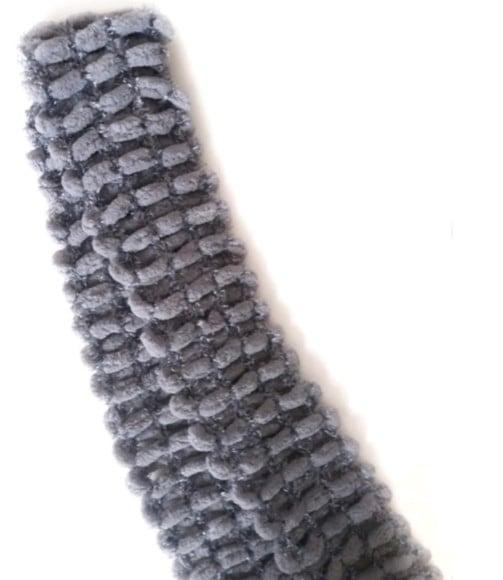 Cachecol em Tricô de Pompom