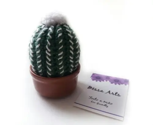 Cacto decorativo com bordado e cachepô em cerâmica