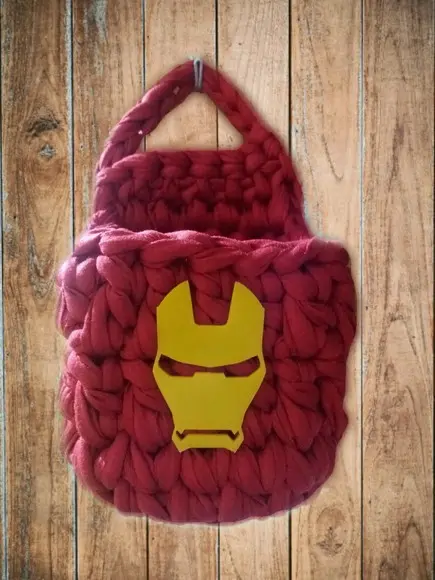 Cesto organizador vermelho homem de ferro