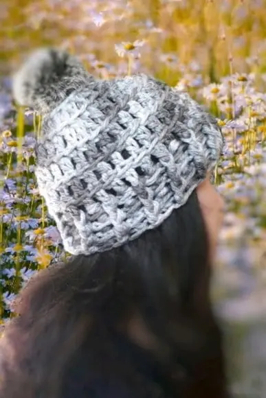 Gorro, touca de inverno com pompom cinza mesclado