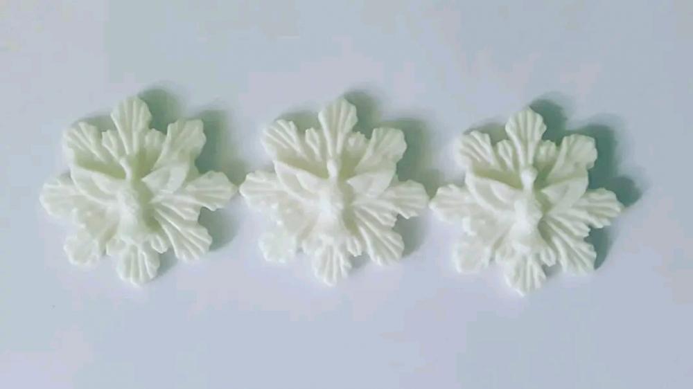 Apliques divino Espírito Santo em biscuit