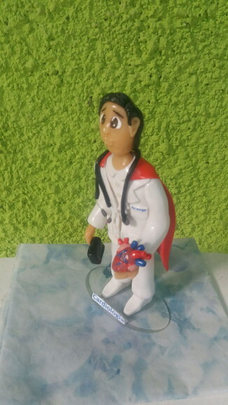 Bonecos profissões Super médico cardiologista