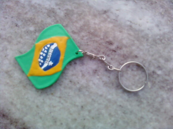 Chaveiro Bandeira Em biscuit