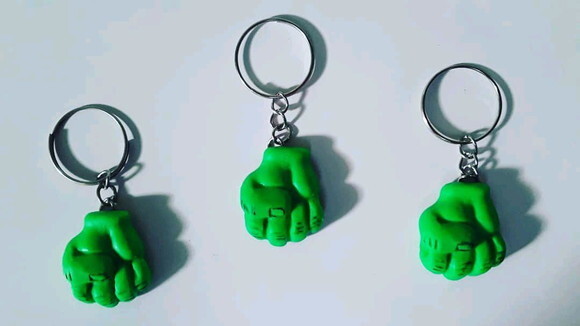 Chaveiro mão do Hulk