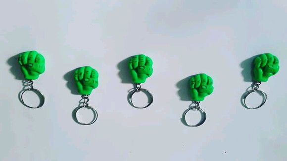 Chaveiro mão do Hulk