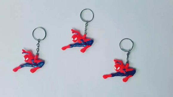 Chaveiros em biscuit homem aranha