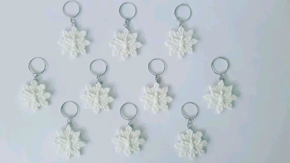 Chaveiros Divino Espírito Santo em Biscuit