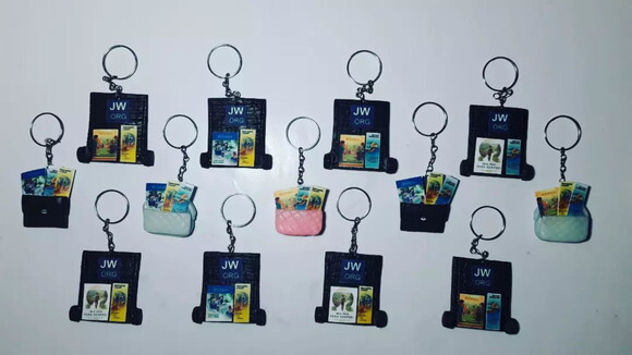 Chaveiros Personalizados Jw em Biscuit
