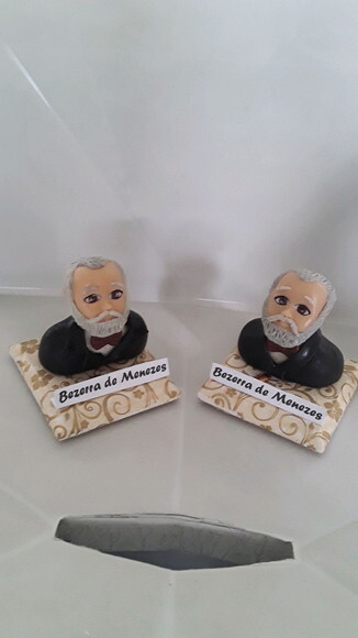 Enfeite de Mesa Busto Dr.bezerra de Menezes em Biscuit