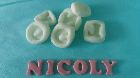 Forma de silicone Letra