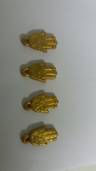 Hamsa pingente em biscuit
