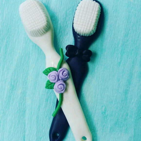 Lembrancinha casamento/noivado escovas de dente casal