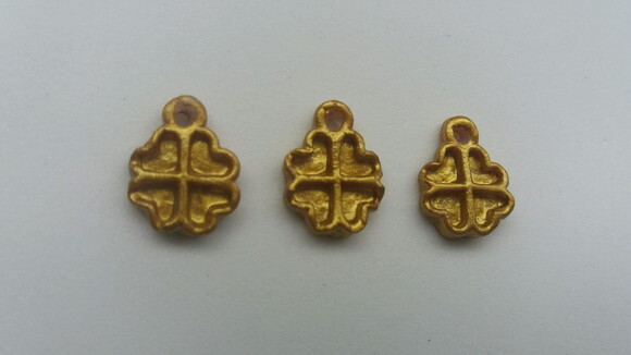 Pingente trevo de quatro folhas em biscuit