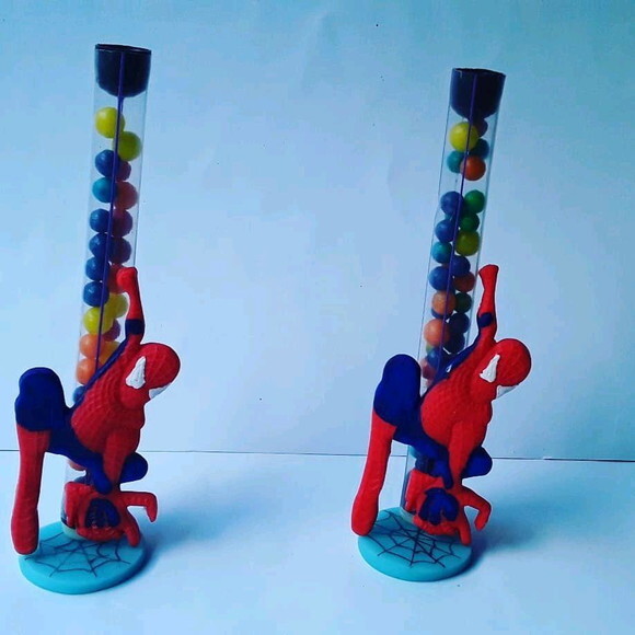Porta balinhas com balas homem aranha