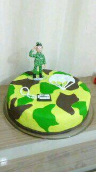 Topo de bolo /enfeite de mesa exército