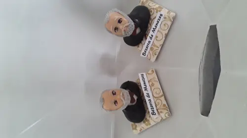 Enfeite de mesa busto Dr.Bezerra de Manezes em biscuit