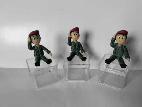 Caixa acrílica 5x5 temática soldadinhos exército