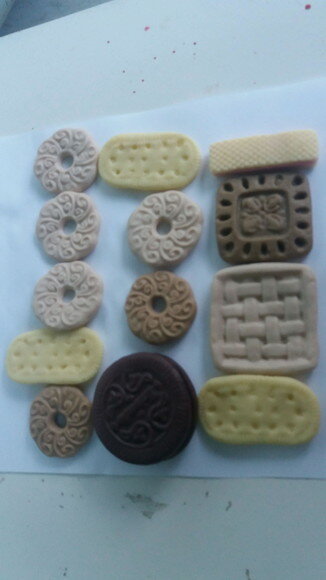 Aplique biscoitos em biscuit