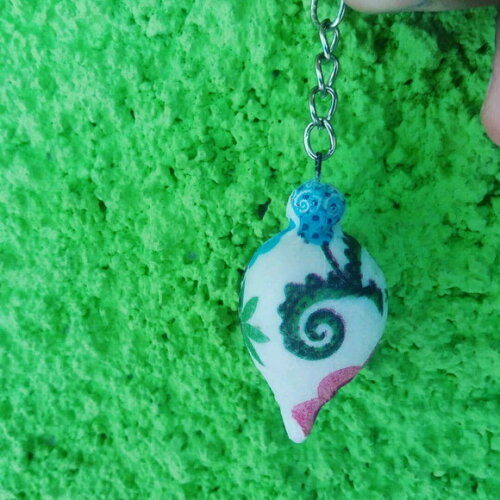 Balão chaveiro em biscuit