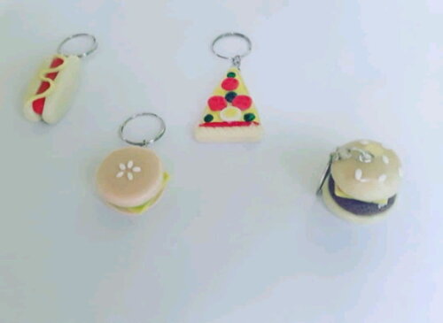 Chaveiros mini comestíveis em biscuit