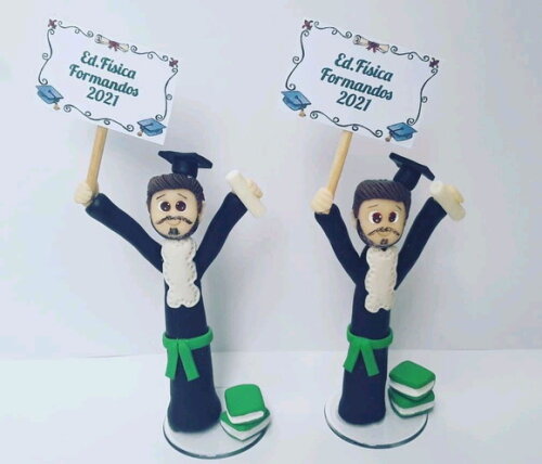 Enfeite de mesa e lembrança de formatura em biscuit