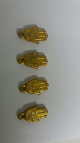 Hamsa pingente em biscuit