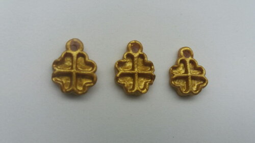 Pingente trevo de quatro folhas em biscuit