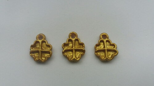 Pingente trevo de quatro folhas em biscuit