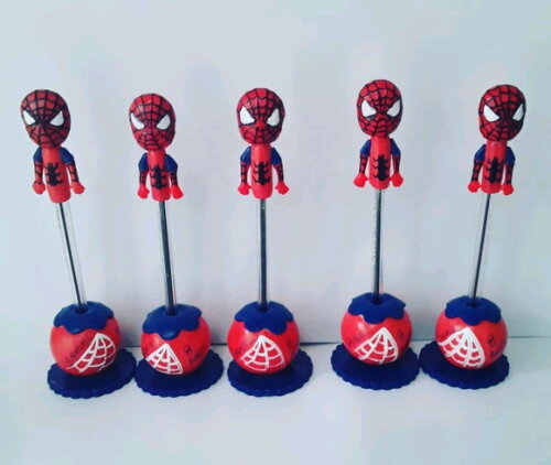 Porta canetas e centro de mesa homem aranha