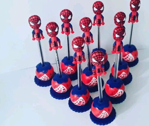 Porta canetas e centro de mesa homem aranha