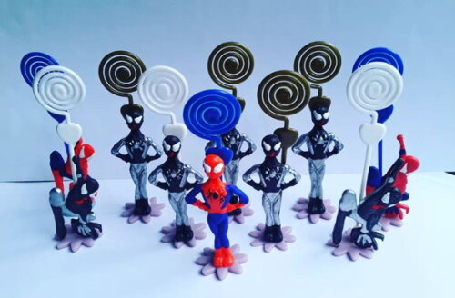Porta recados lembrancinha homem aranha ou Venom em biscuit