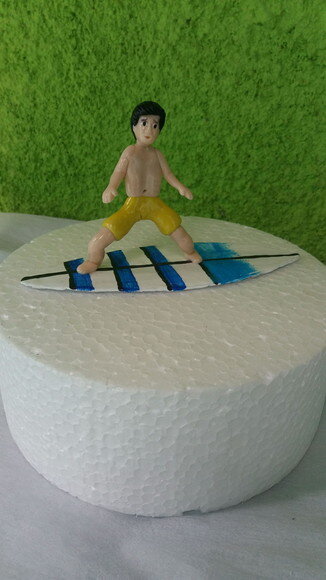 Surfista em biscuit