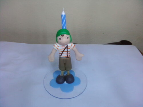 Topo de bolo com vela-Turma do Chaves