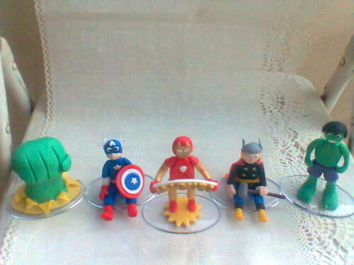 Topo de bolo vingadores-5 unidades
