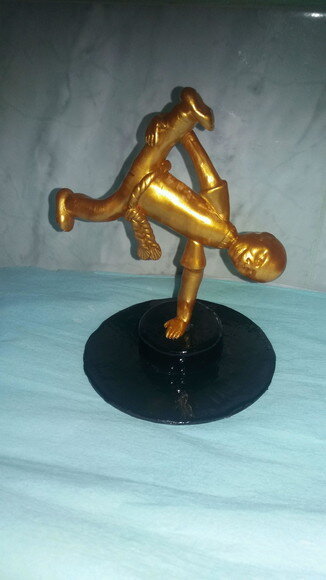 Troféu capoeira em biscuit