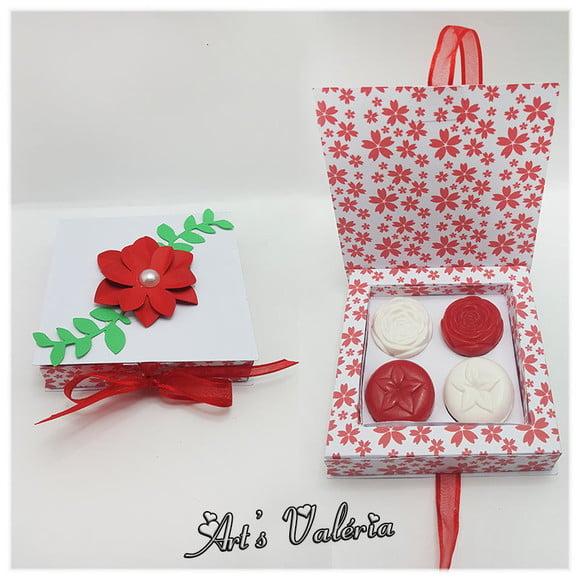 Caixa com 4 Mini Sabonetes Flor