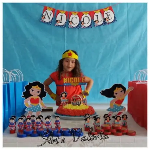 Display de Mesa Mulher Maravilha Cute - Cada