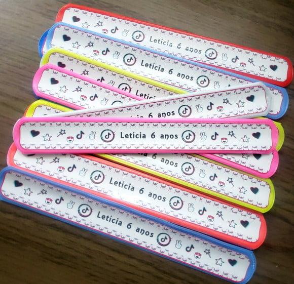 20 Pulseiras Bate Enrola Personalizada