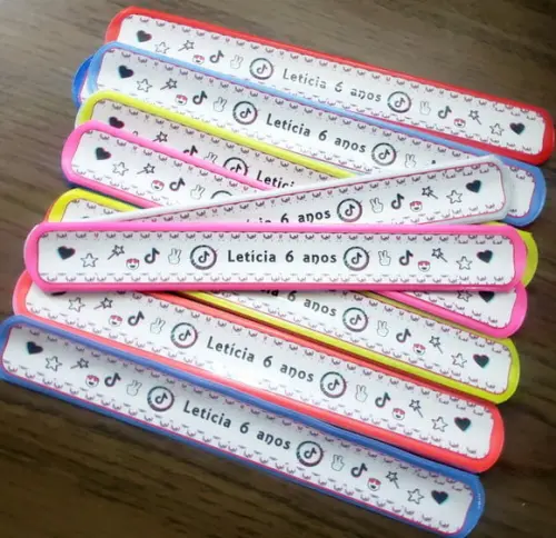 20 Pulseiras Bate Enrola Personalizada