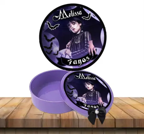 Latinha Personalizada da Wandinha