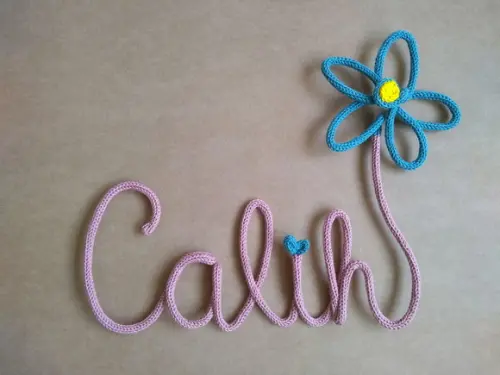 Enfeite de Porta de Maternidademenina com Flor