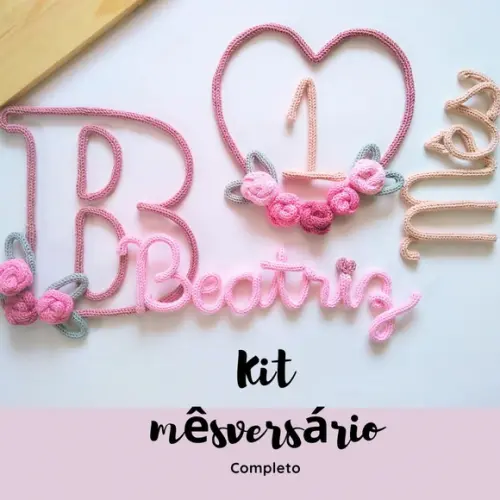 Kit Mêsversário em Tricotin com Nome Coração