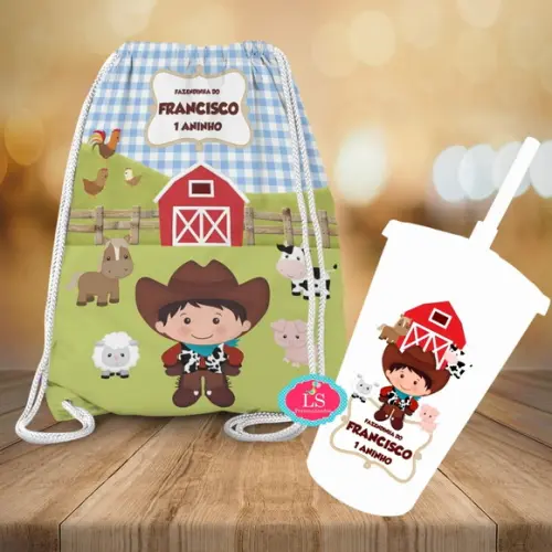 Mochilinha e Copo Twister Fazendinha