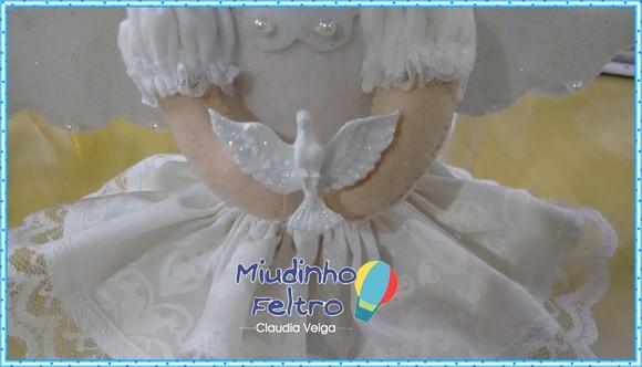 Anjinha Sentada