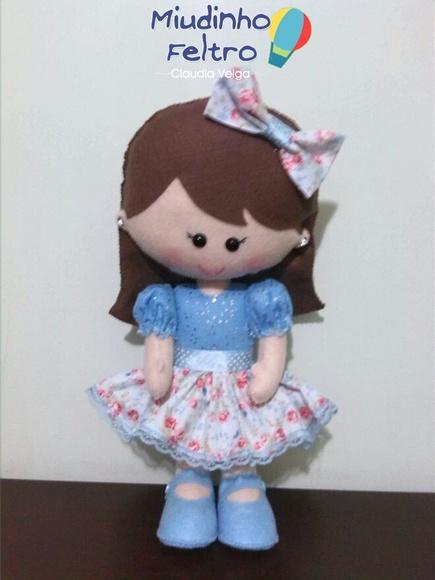 Boneca Personalizada em Feltro 20 cm